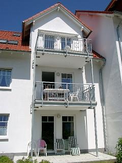 der Balkon im ersten Stock